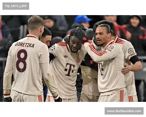 门将神扑震惊全场关键时刻绝杀对方进攻引发热烈掌声